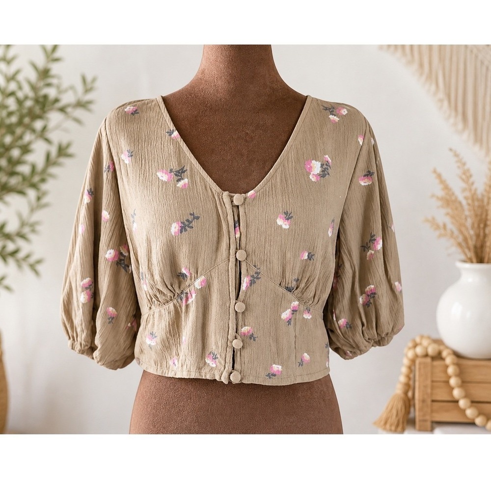 Amuse Society Top Women Medium Cropped Floral Puff Sleeve Button Front Boho NWT